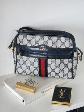 Vintage Navy Gucci Supreme Web Sherry Line Crossbody / Shoulder Camera Bag
